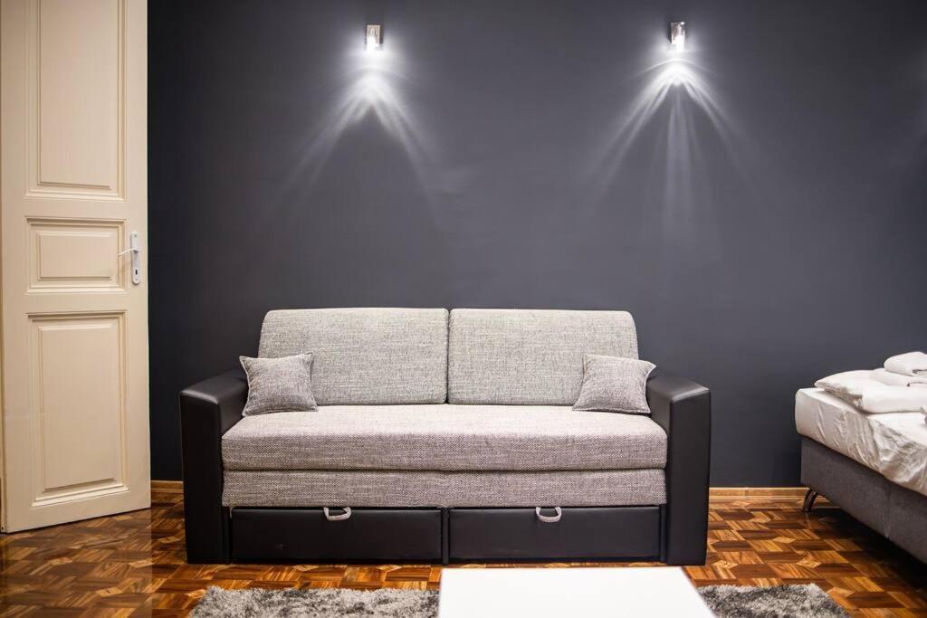 Bold Base Apartment Budapest Luaran gambar