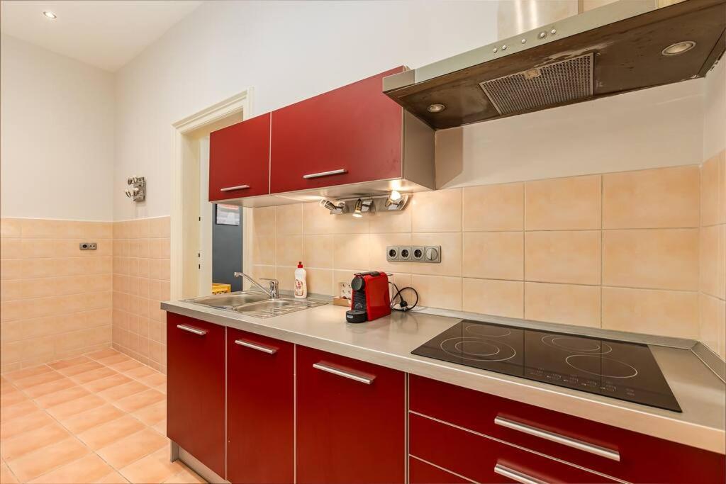 Bold Base Apartment Budapest Luaran gambar