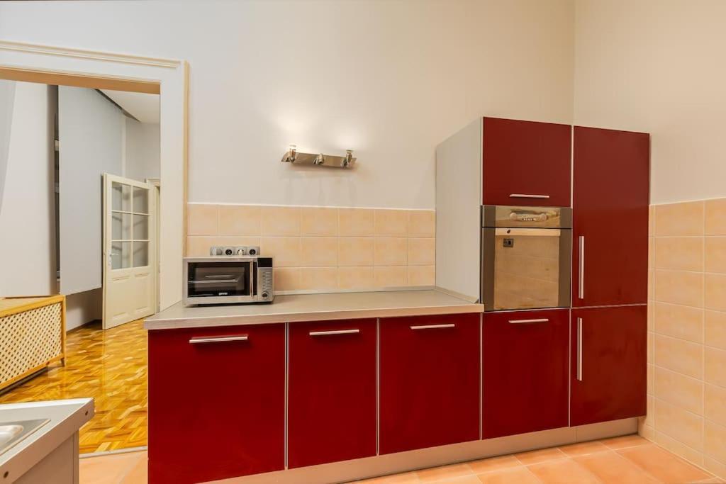 Bold Base Apartment Budapest Luaran gambar